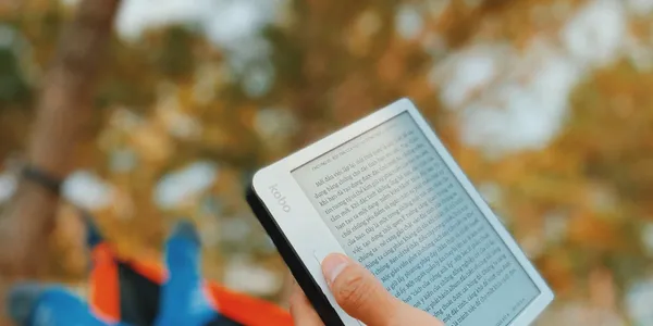 Gửi chút yêu thương cho tình yêu máy đọc sách